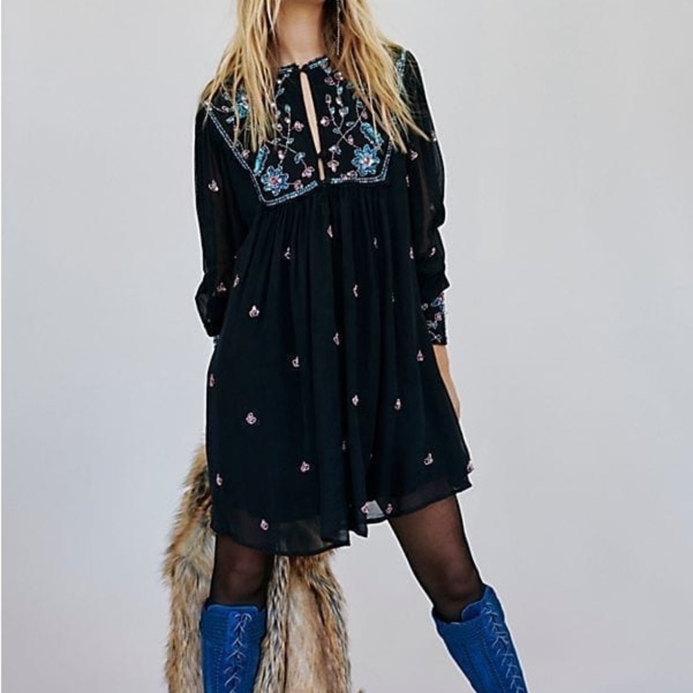 FREE-PEOPLE • Bali Golden Sun Black sequin mini Dress sz M